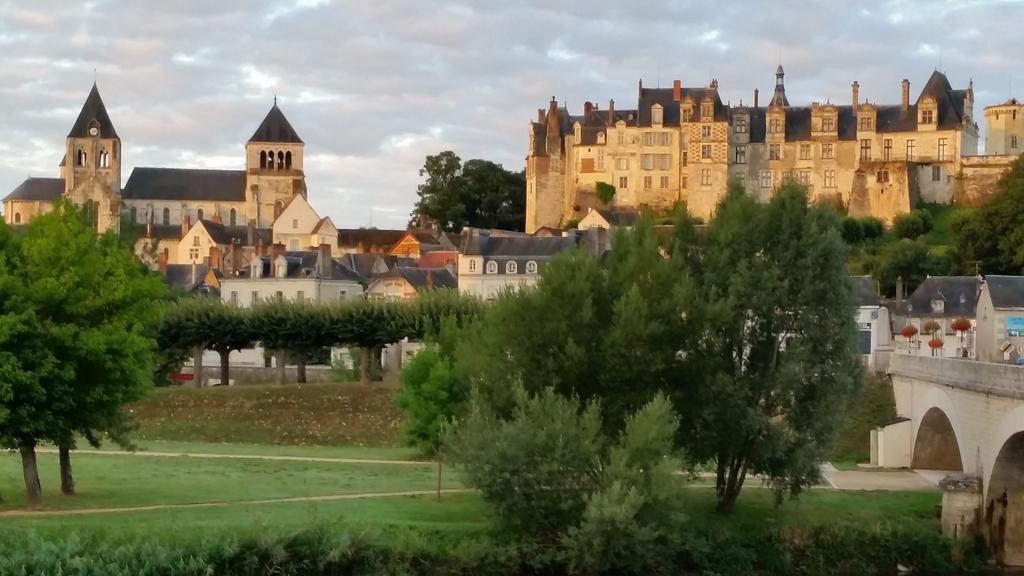 La Chaussee Des Ponts Noyers-sur-Cher Kamer foto